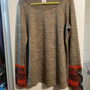 Embroidered detailes sweater